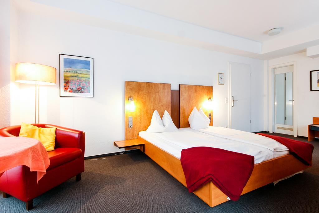 Hotel Am Tiergarten Карлсруэ Номер фото